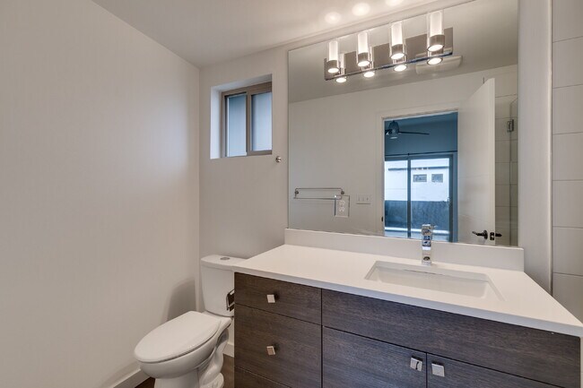 Building Photo - Modern Ballard 3 bedroom townhome for rent!