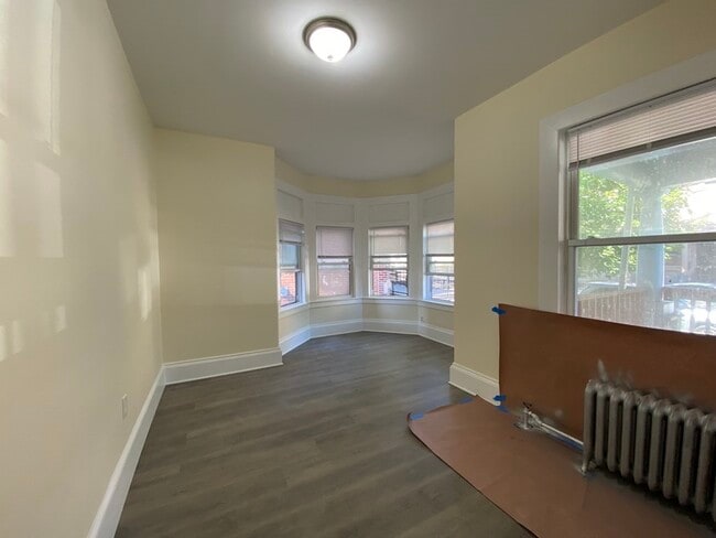 Building Photo - 67 Cheney St