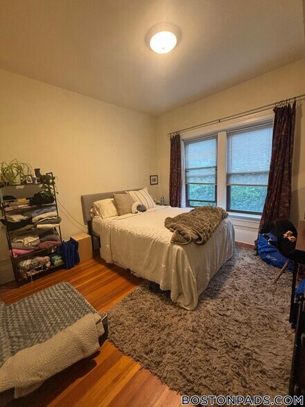 Building Photo - 1463 Beacon St