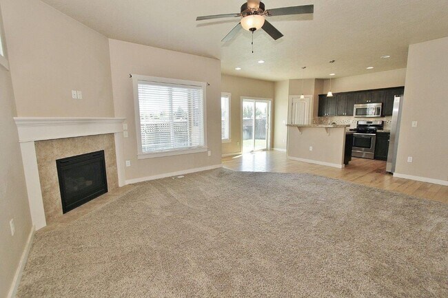 Building Photo - Immaculate home nestled in SE Boise