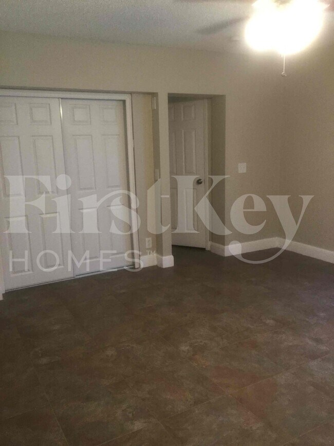 Building Photo - 19742 Carolina Cir