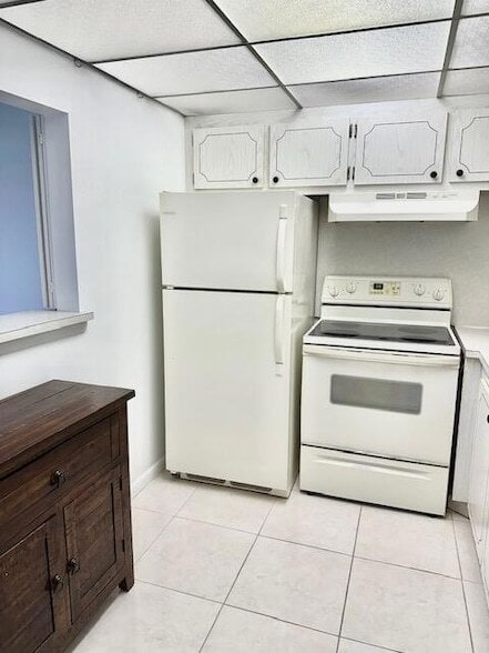 Building Photo - 55 Fanshaw B