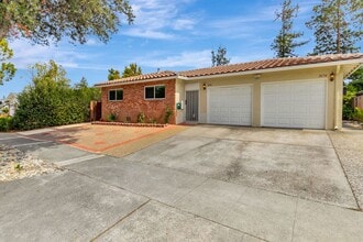 Building Photo - Great Updated Sunnyvale Home Near Tech Com...