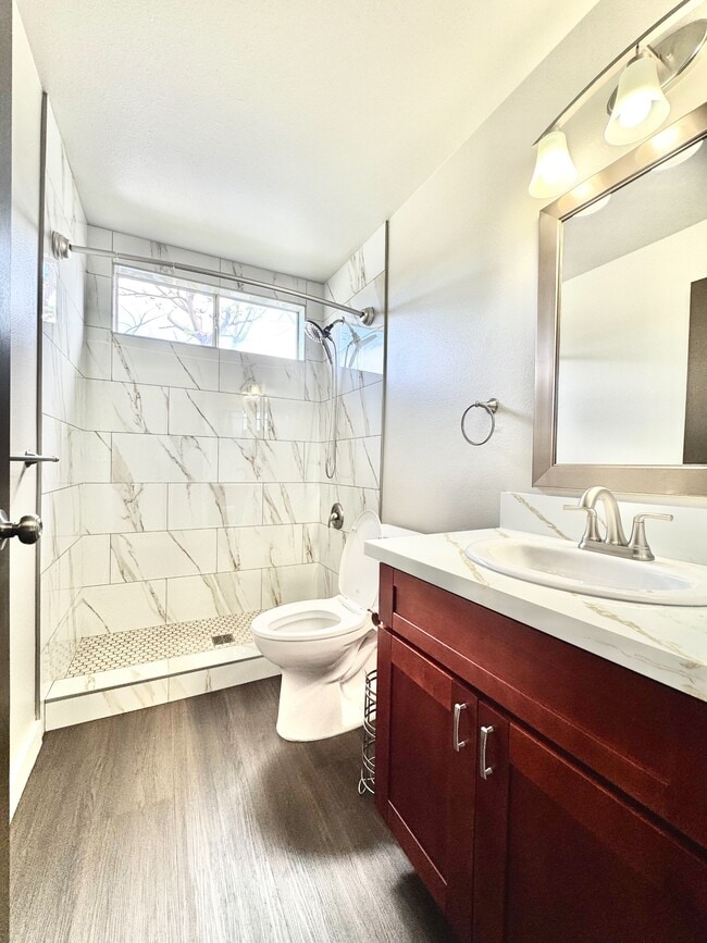 Building Photo - 71 Waiaka Ln