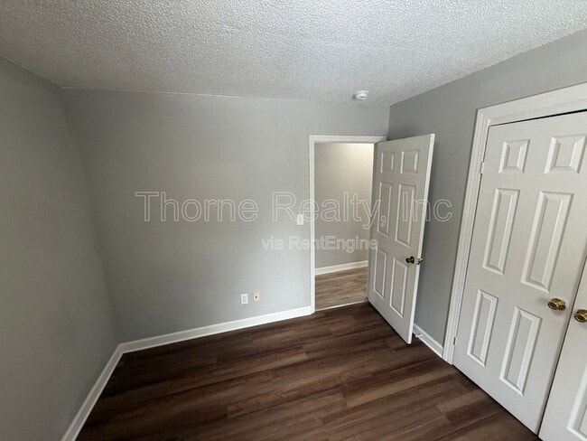 Building Photo - 303 2nd St