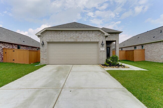 Building Photo - 1229 Red Hills Dr