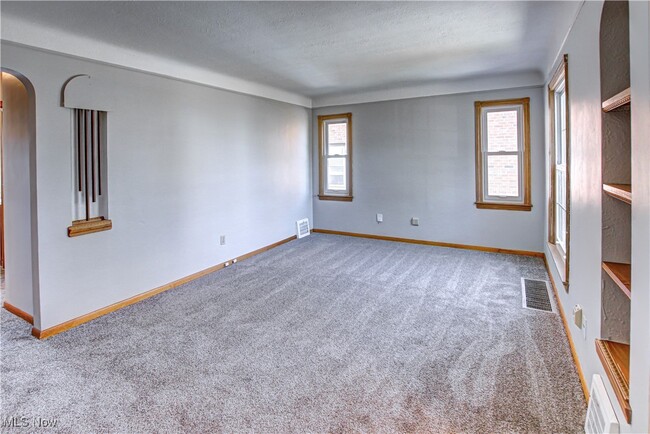 Building Photo - 7611 Ivandale Dr