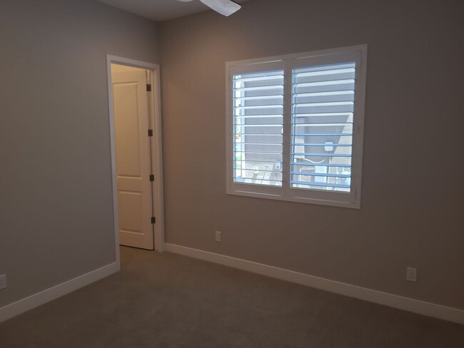 Building Photo - Pristine Luxury Rental: Stunning 4-Bed, 2....