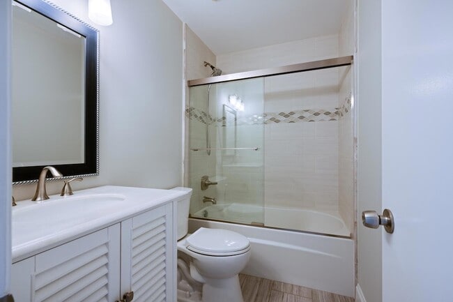 Building Photo - 6817 Via Regina