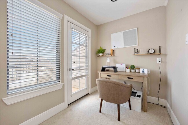 Building Photo - 2110 Shearn St