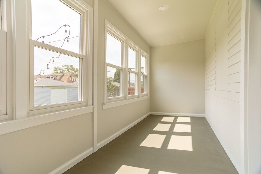 Building Photo - 5023 N Kolmar Ave