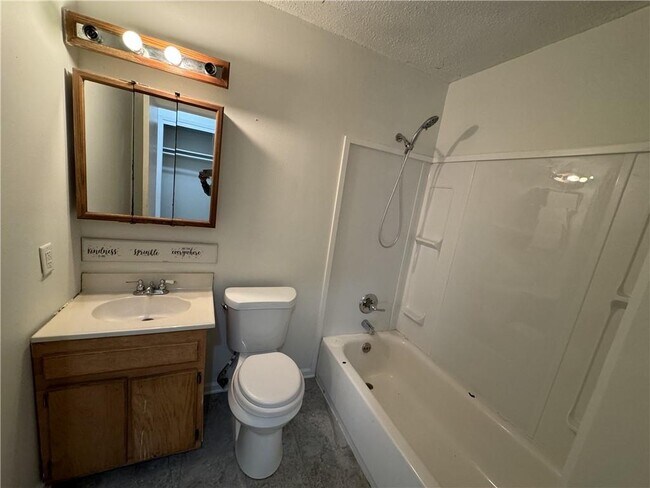 Building Photo - 7445 Bowers Ln