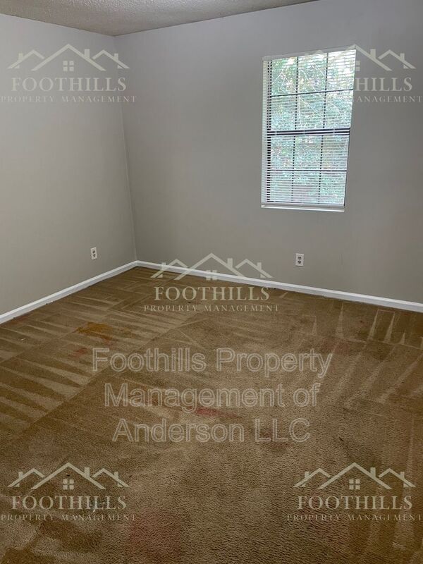 Building Photo - 113 Woodland Dr