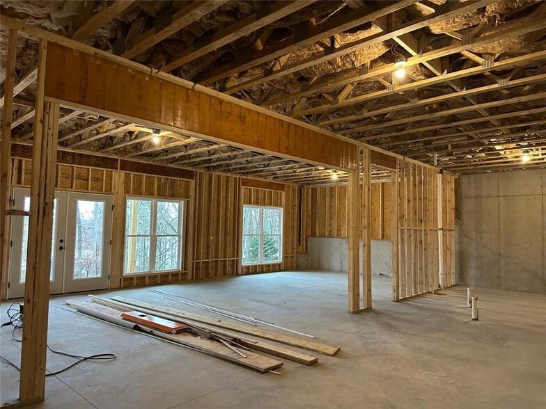 Building Photo - 35 Clearwater Dr