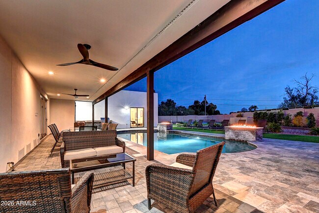 Building Photo - 6401 E Larkspur Dr