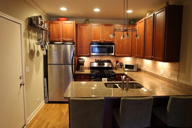 Building Photo - 3705 N Kenneth Ave