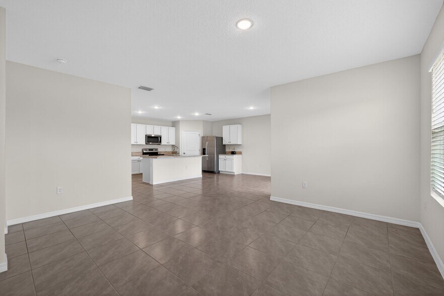 Building Photo - 34211 Jasper Stone Dr