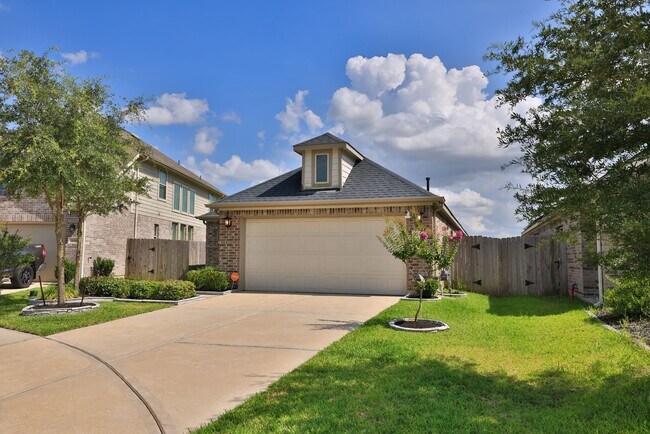 Building Photo - 31115 Albany Brook Ln