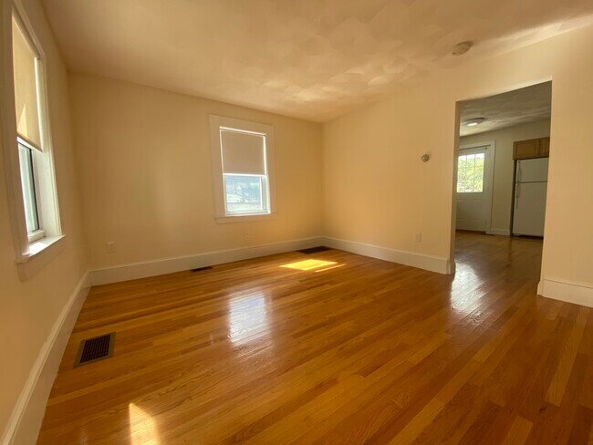 Building Photo - 7 Rifle Ct