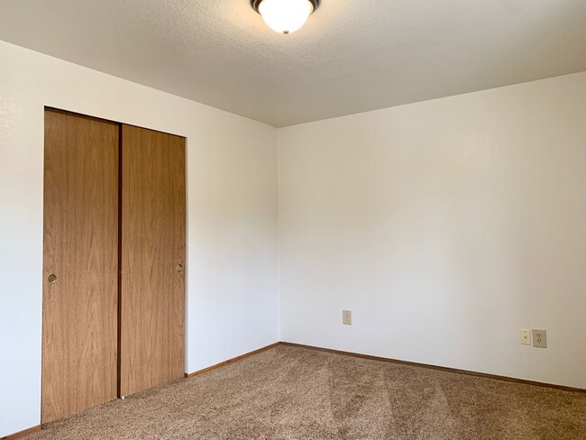 Building Photo - 620 58th Pl SE