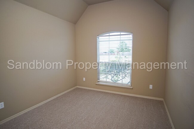 Building Photo - FOR LEASE | Broken Arrow | 3 Bed, 2 Bath H...