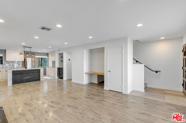 Building Photo - 12358 Moorpark St