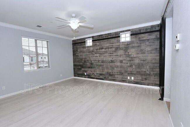 Building Photo - 9200 Rioja St