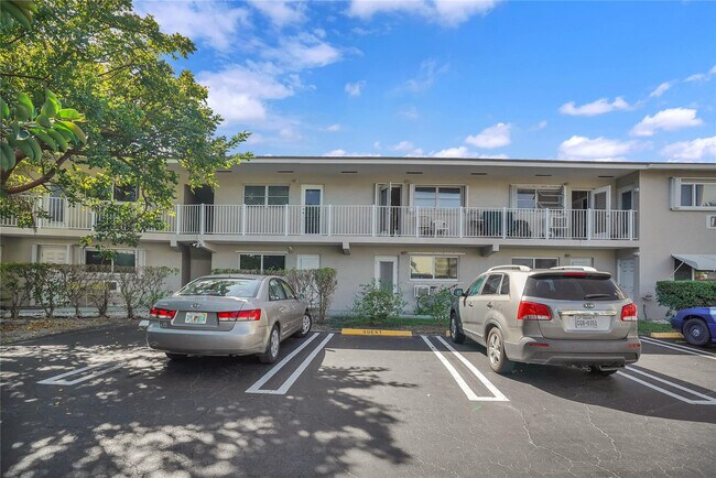 Building Photo - 2501 N Ocean Blvd