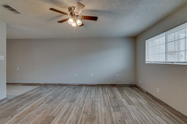 Building Photo - 5322 Lovell Ave