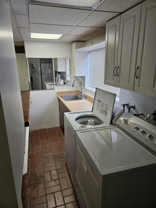 Building Photo - 316 Cambridge Dr