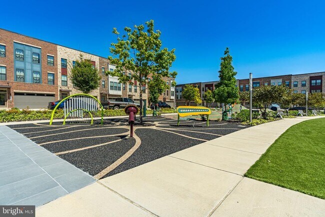 Building Photo - 2705 Evansgreen Dr