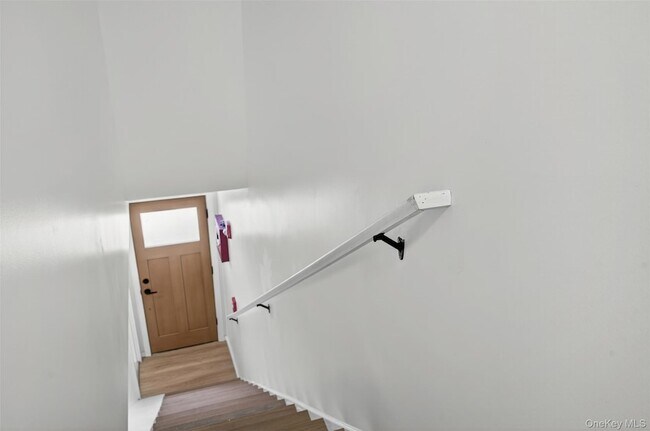 Building Photo - 165 W Main St