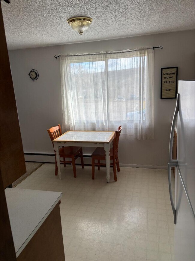 Building Photo - 1131 Walnut St