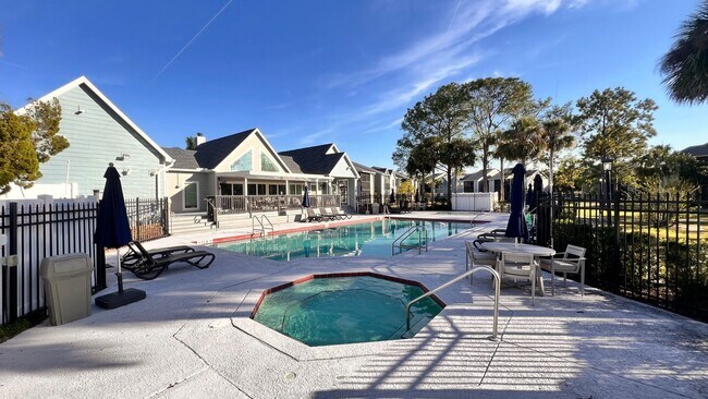 Building Photo - Cozy Casselberry Condo Available - Move In...