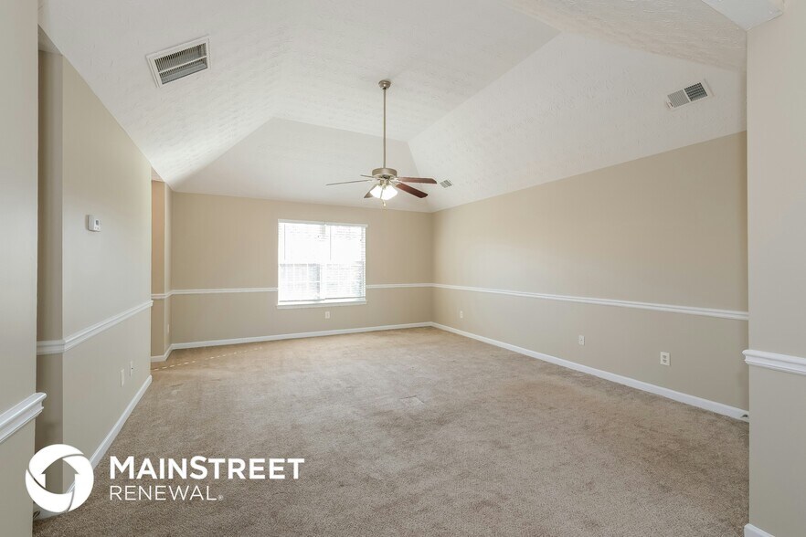 Building Photo - 40 Heaton Dr