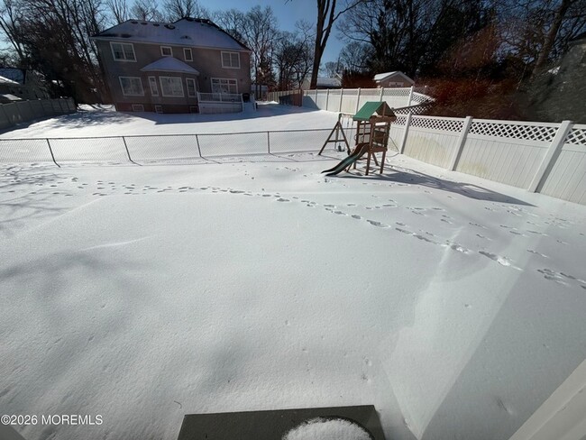 Building Photo - 534 Apple Dr