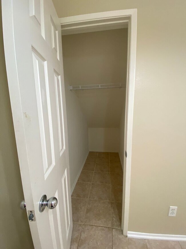 Building Photo - Anaheim HIlls 3 Bedroom