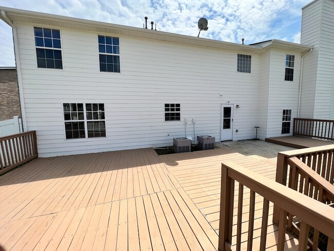 Building Photo - 448 Canoga Ct