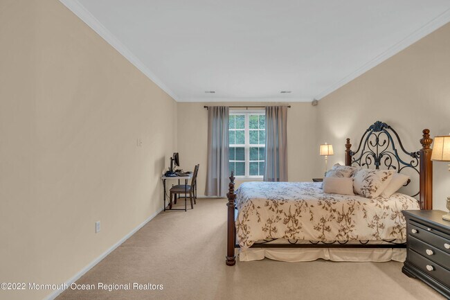 Building Photo - 548 St Andrews Pl