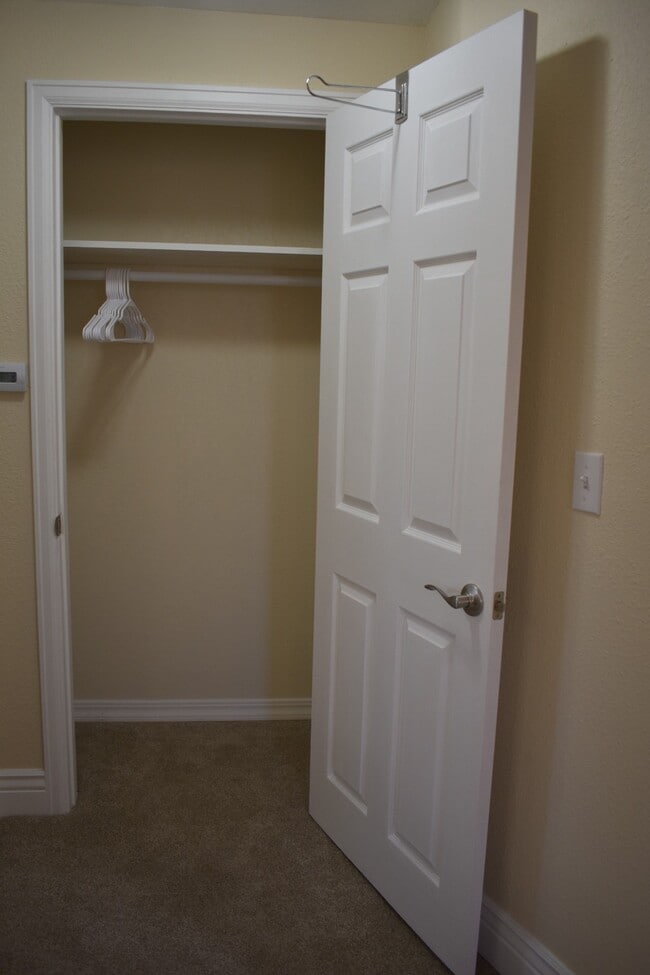 Building Photo - Platte 4 Plex
