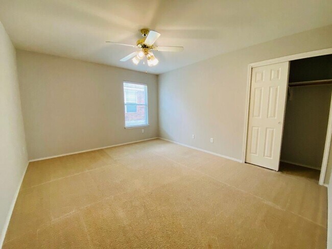 Building Photo - 207 Golden Gate Dr