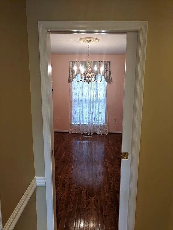 Building Photo - 152 English Run Cir