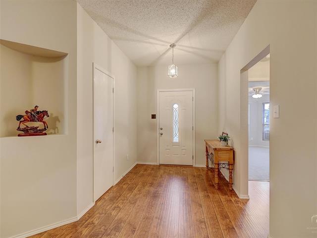 Building Photo - 9912 Carter Dr
