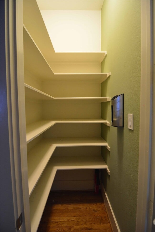 Building Photo - 5427 Kansas St