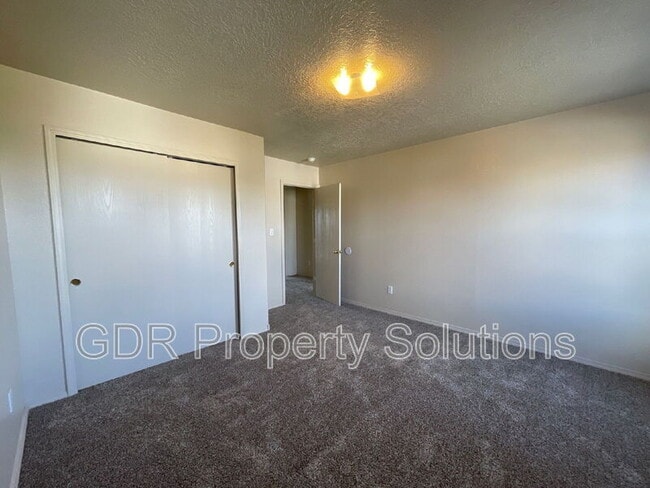 Building Photo - 716 Mesa Del Rio St NW