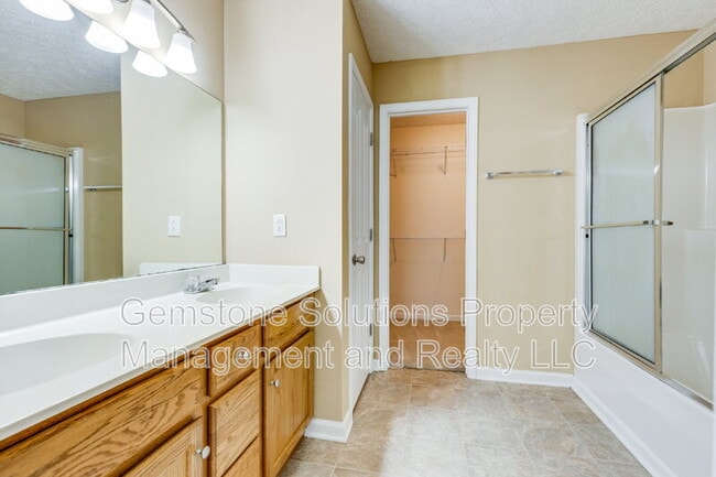 Building Photo - 1418 Owasa Trail