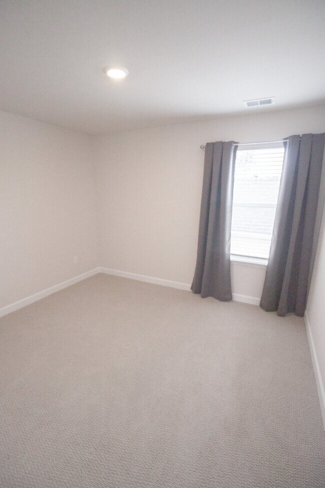 Building Photo - Fully Fenced 5bd SFH in Carolina Forest