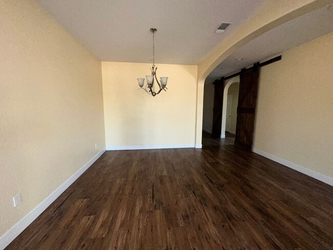 Building Photo - NW Visalia Home Coming Soon!