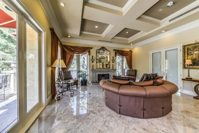 Building Photo - 210 E Flamingo Rd