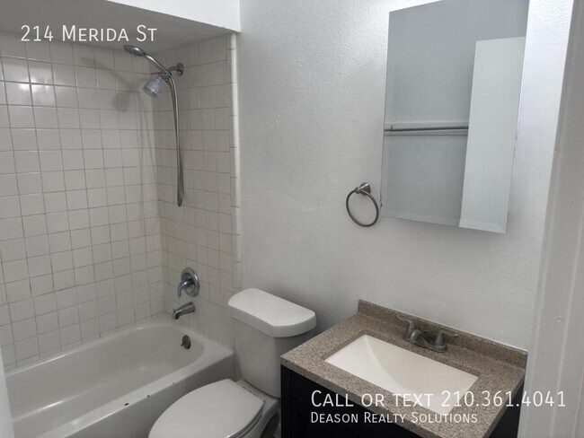 Building Photo - 214 Merida St